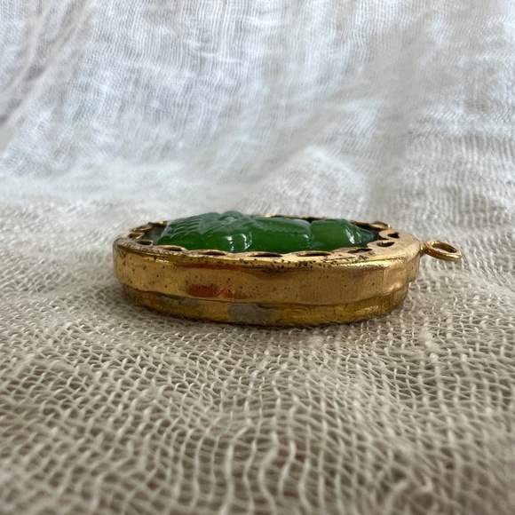 Vintage Green Glass Buddha Pendant | Dhyana Mudra | Mid-Century Chinese Export - Picture 5 of 9